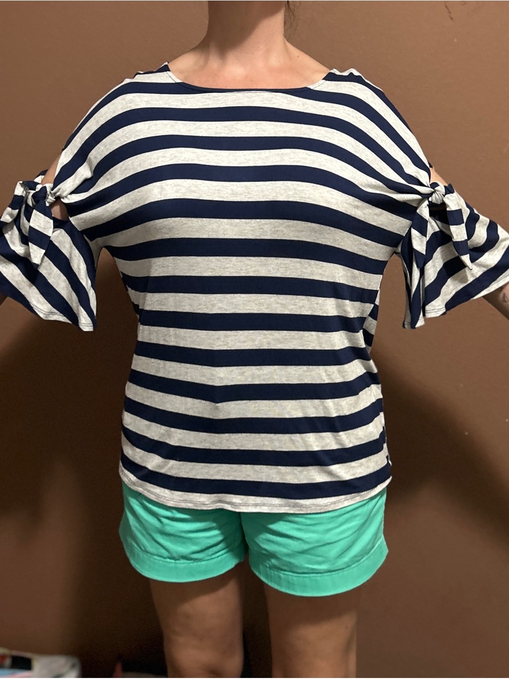 Women’s Neiman Marcus Navy White Striped Cold-Shoulder Tie-Sleeve Top Medium